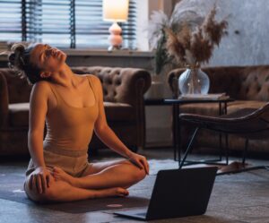 atelier relaxation Elena Beurdeley praticienne ayurveda yoga mantra