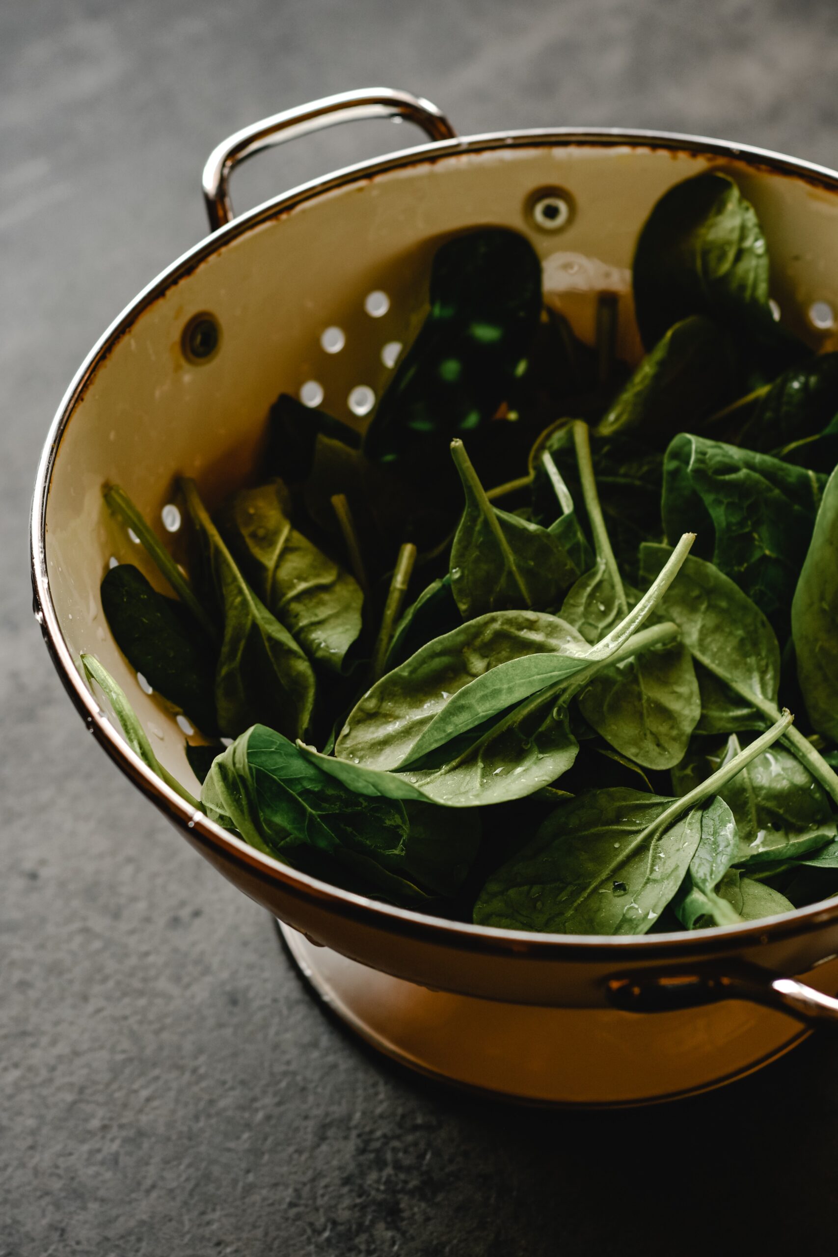 SPINACH SALAD WITH TAHINI DRESSING Τhe Αyurveda Centre